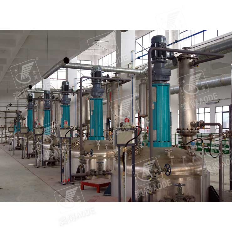 5000L不鏽鋼(gāng)反應釜(fu)