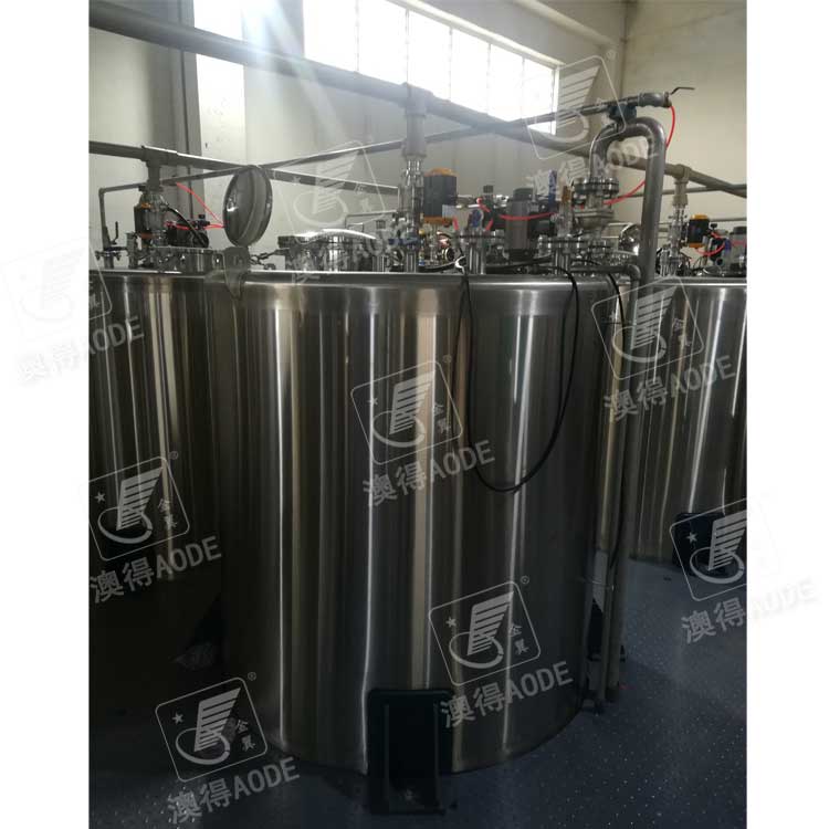 不鏽(xiu)鋼儲罐(guan)